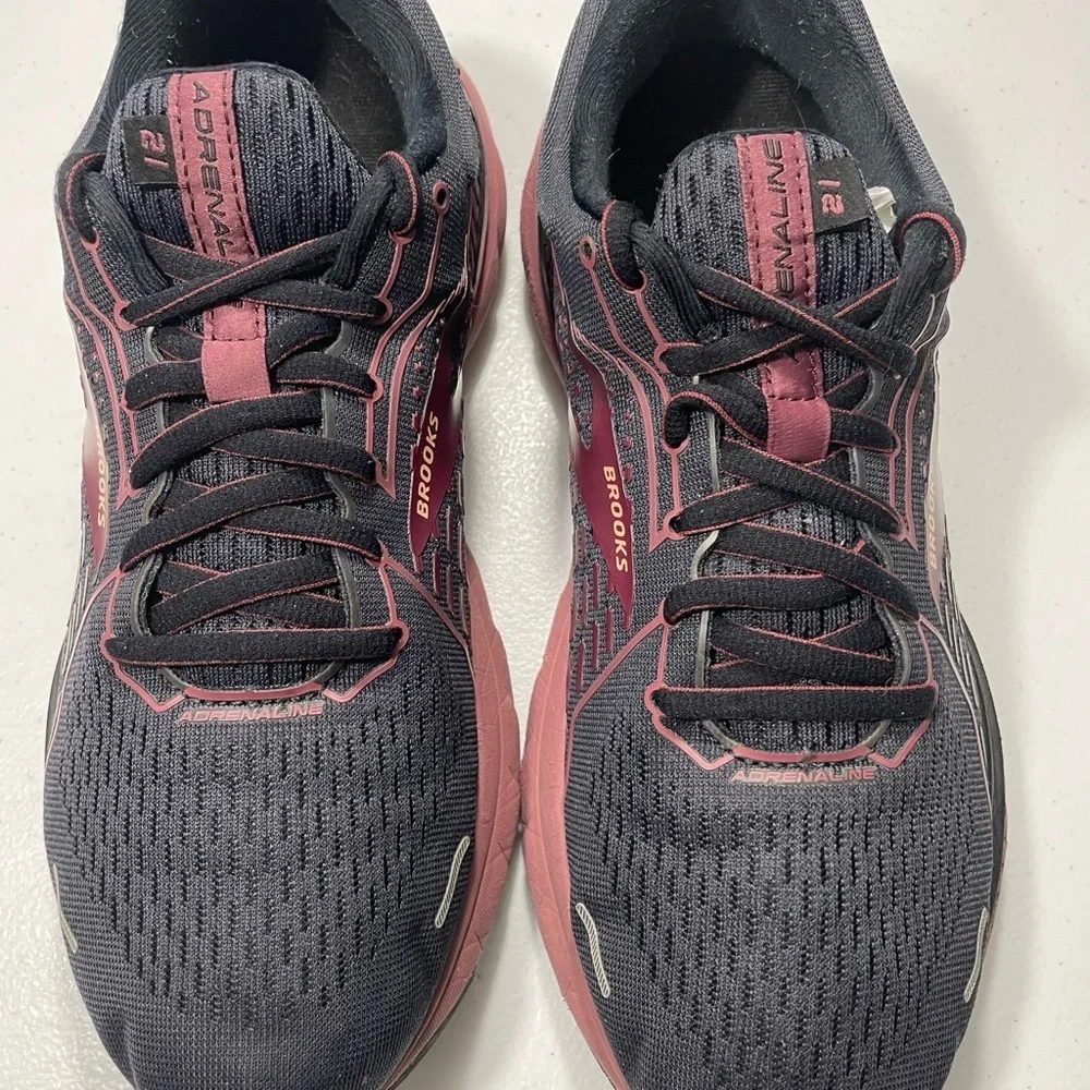 Brooks Women's Adrenaline Athletic Shoes -9.5 SB/00